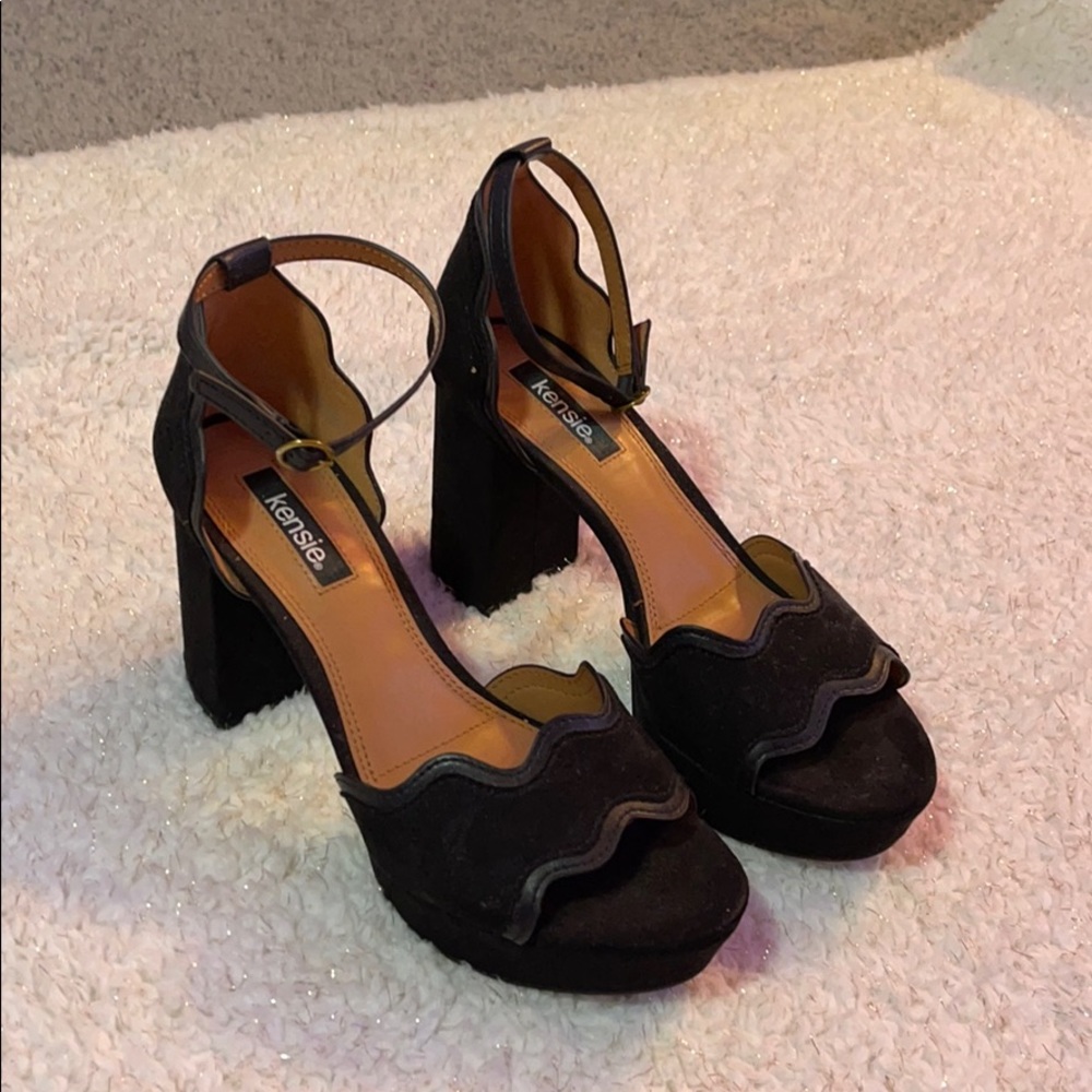 Kensie black chunky heels